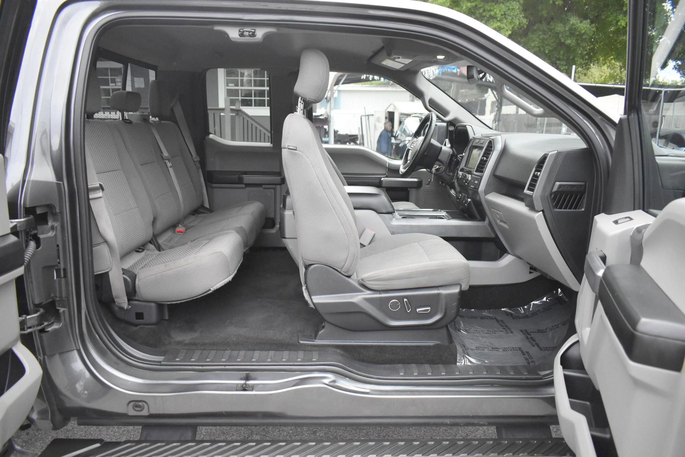 Used 2017 Ford F150 XLT w/ Equipment Group 302A Luxury RWD image 19