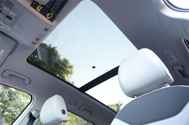 New 2025 Volkswagen Taos SE image 10