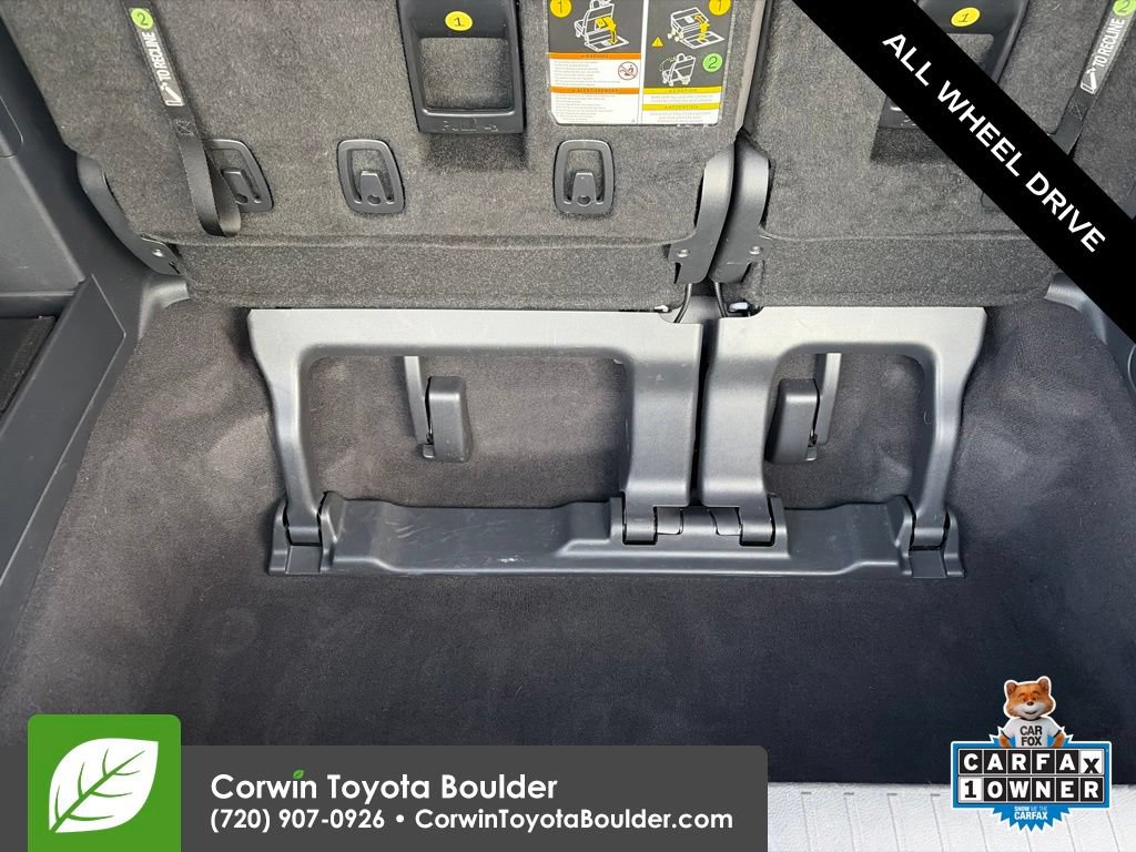Used 2025 Toyota Sienna Platinum AWD/4WD image 22