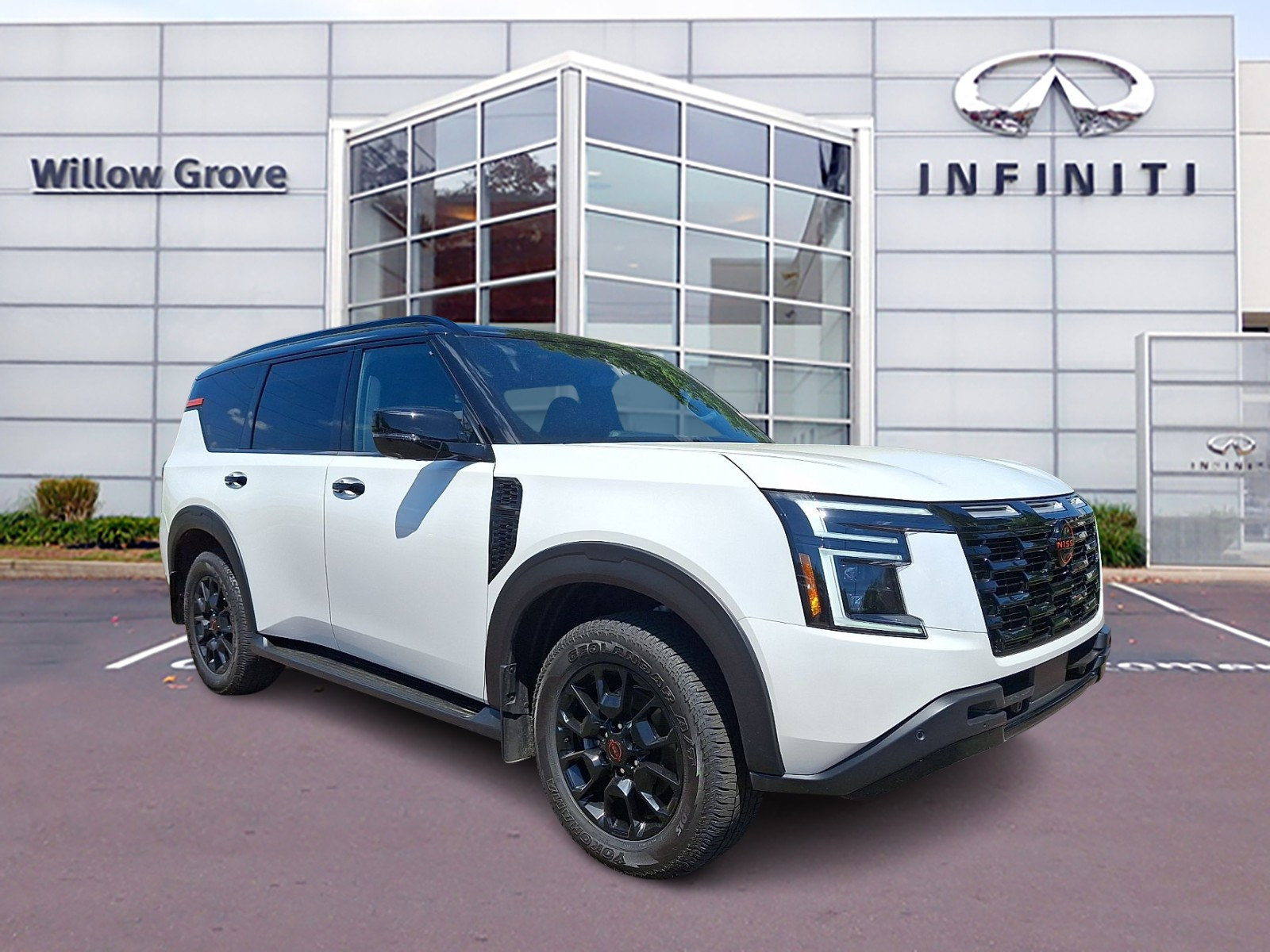 Used 2026 Nissan Armada PRO-4X w/ Captain's Chari Seat Package AWD/4WD video 1