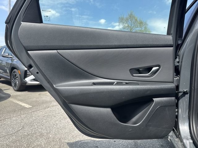 Certified 2025 Hyundai Elantra SEL FWD image 21