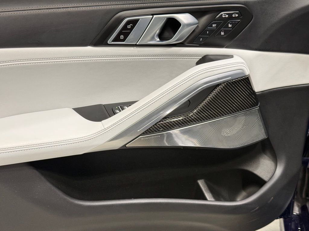 Used 2024 BMW X6 M60i w/ Dynamic Handling Package image 9