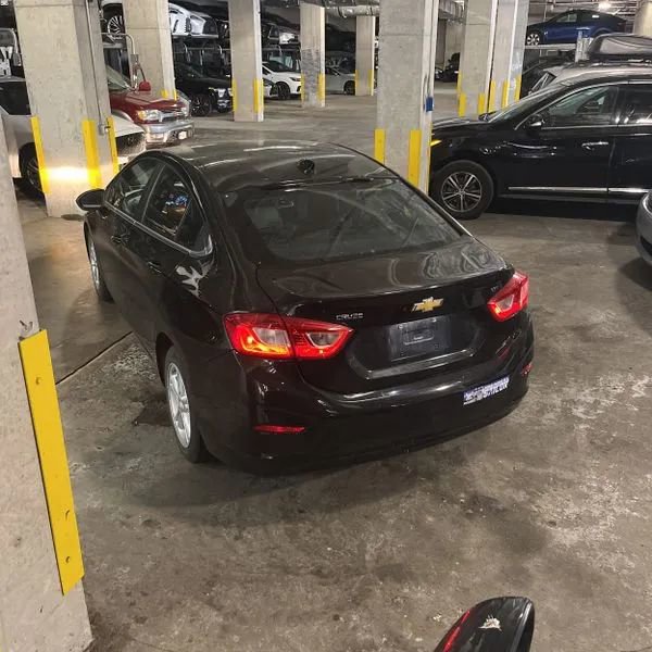 Used 2017 Chevrolet Cruze LT w/ Convenience Package image 3