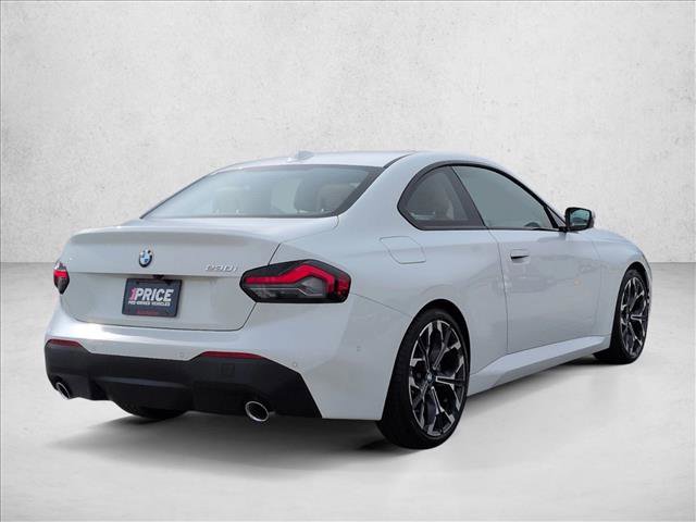 Used 2025 BMW 230i Coupe w/ Convenience Package image 5