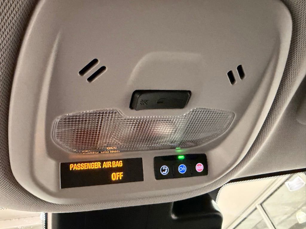 Used 2025 Chevrolet Trax LT w/ LT Convenience Package image 18