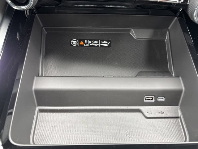 New 2026 Chevrolet Suburban Premier AWD/4WD image 21