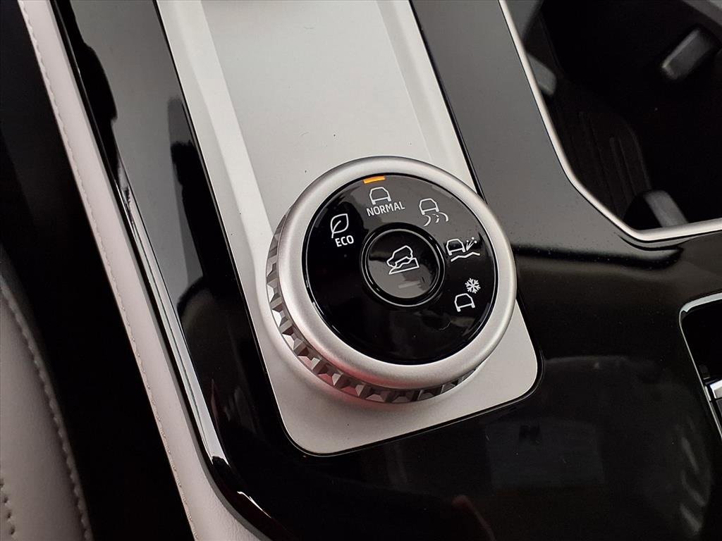 New 2025 Mitsubishi Outlander SE image 22