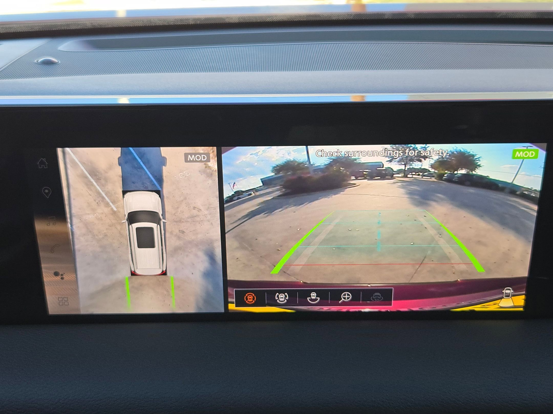 Certified 2025 Nissan Armada SL w/ Captain's Chari Seat Package image 17