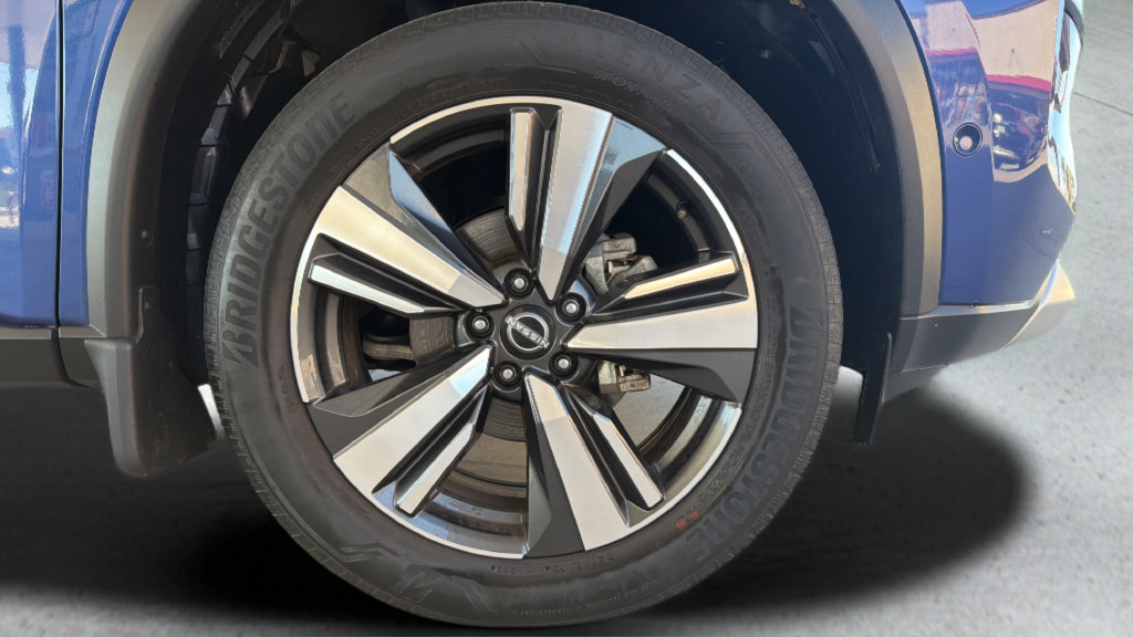 Certified 2023 Nissan Rogue Platinum AWD/4WD image 7