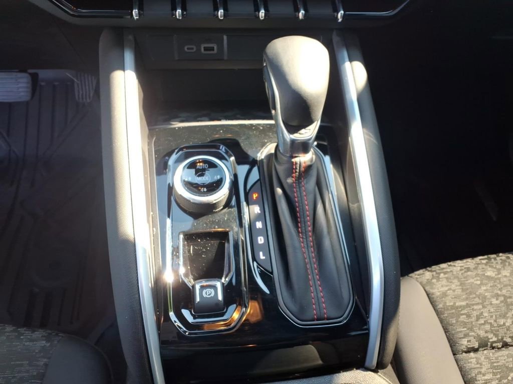 Certified 2024 Chevrolet Colorado Z71 w/ Z71 Convenience Package 2 image 14