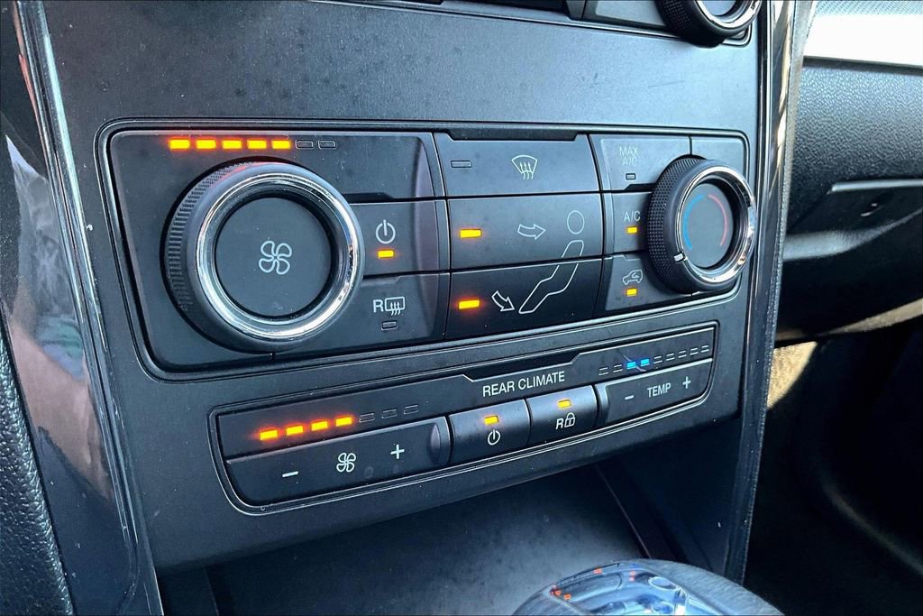 Used 2019 Ford Explorer XLT FWD image 17