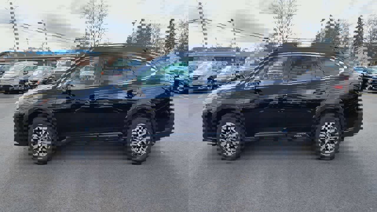 Used 2025 Subaru Outback Premium image 5