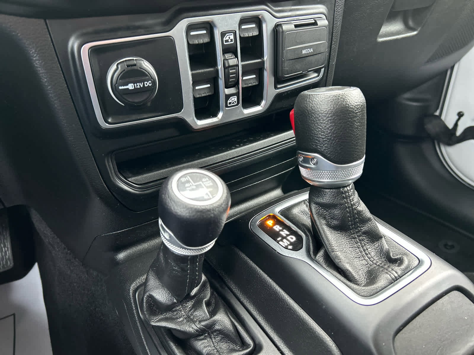 Used 2023 Jeep Wrangler Unlimited image 26