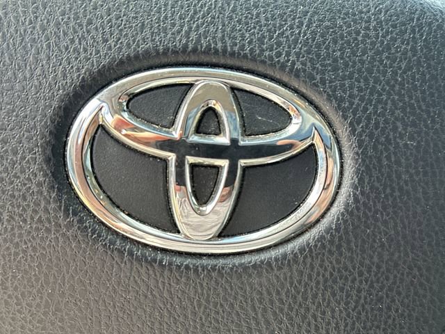 Used 2018 Toyota RAV4 XLE image 31