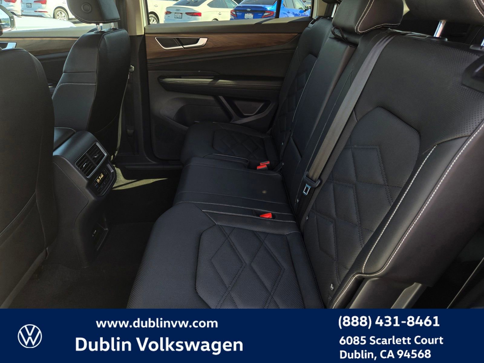 Used 2025 Volkswagen Atlas SE AWD/4WD image 13