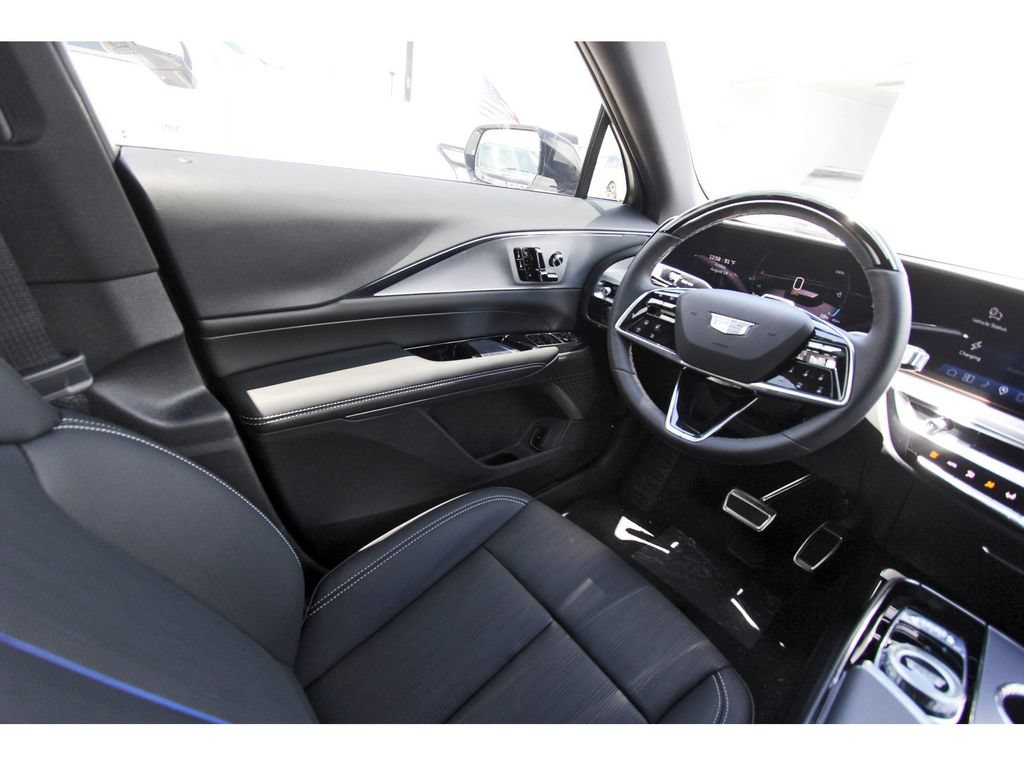 New 2027 Cadillac Lyriq Sport AWD/4WD image 8
