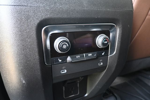 Used 2024 Chevrolet Tahoe High Country AWD/4WD image 26