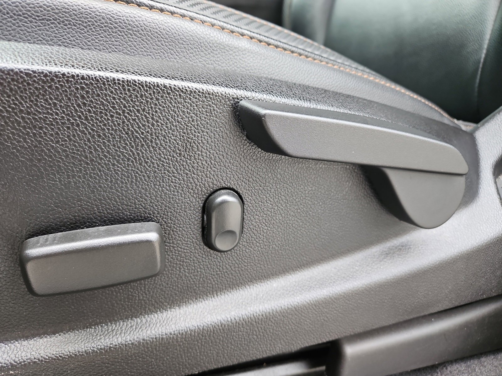 Used 2021 GMC Canyon AT4 image 20