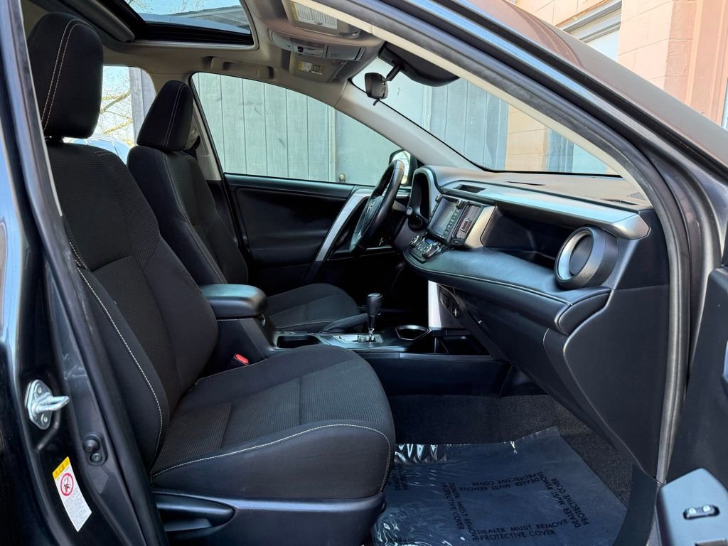 Used 2018 Toyota RAV4 XLE FWD image 21