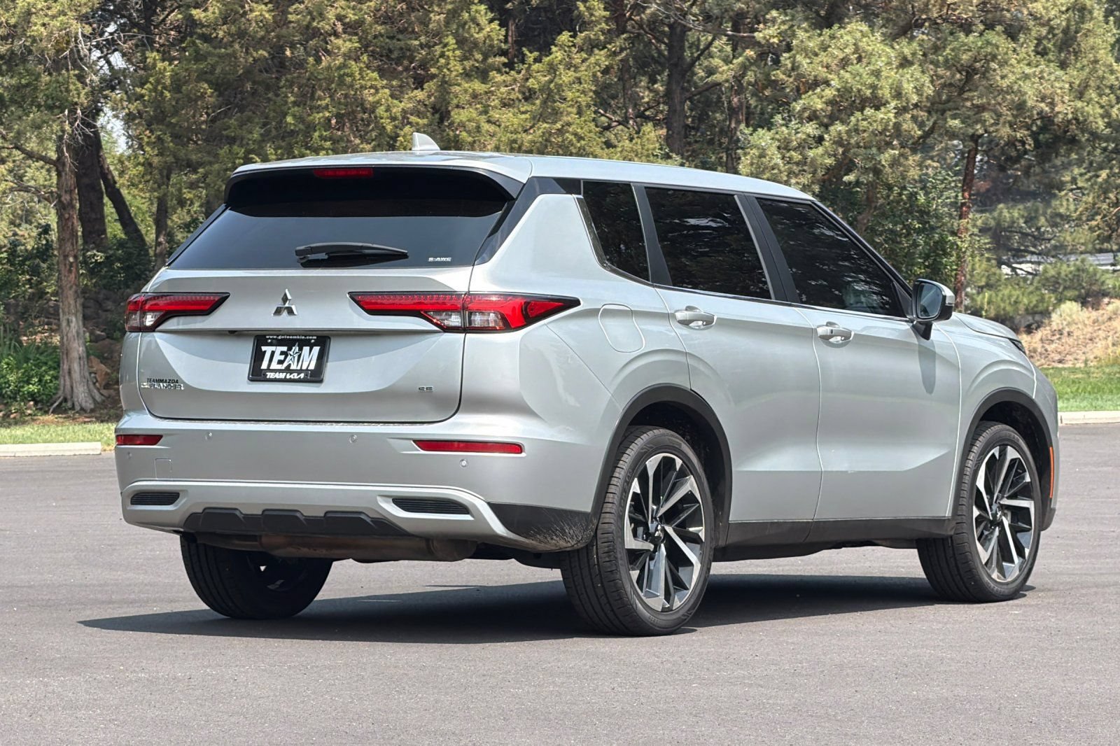 Used 2024 Mitsubishi Outlander SE Black Edition AWD/4WD image 4