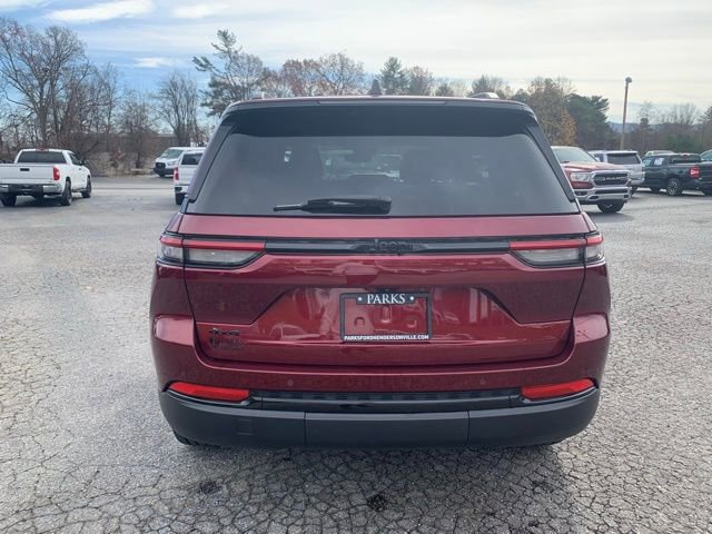 Used 2023 Jeep Grand Cherokee Altitude image 7