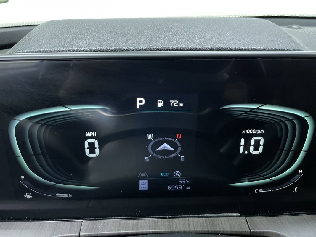 Used 2023 Kia Telluride EX w/ EX Captain's Chair Package image 18