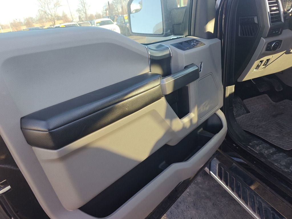 Used 2018 Ford F150 XLT w/ Equipment Group 302A Luxury image 7