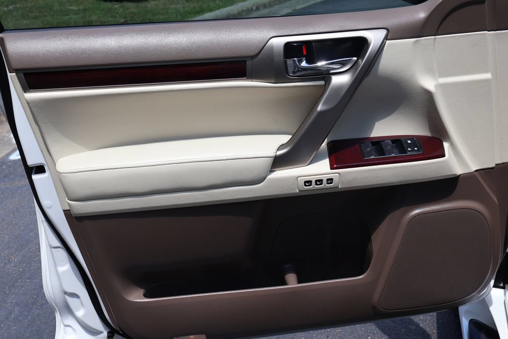 Used 2019 Lexus GX 460 Premium w/ Premium Package AWD/4WD image 15