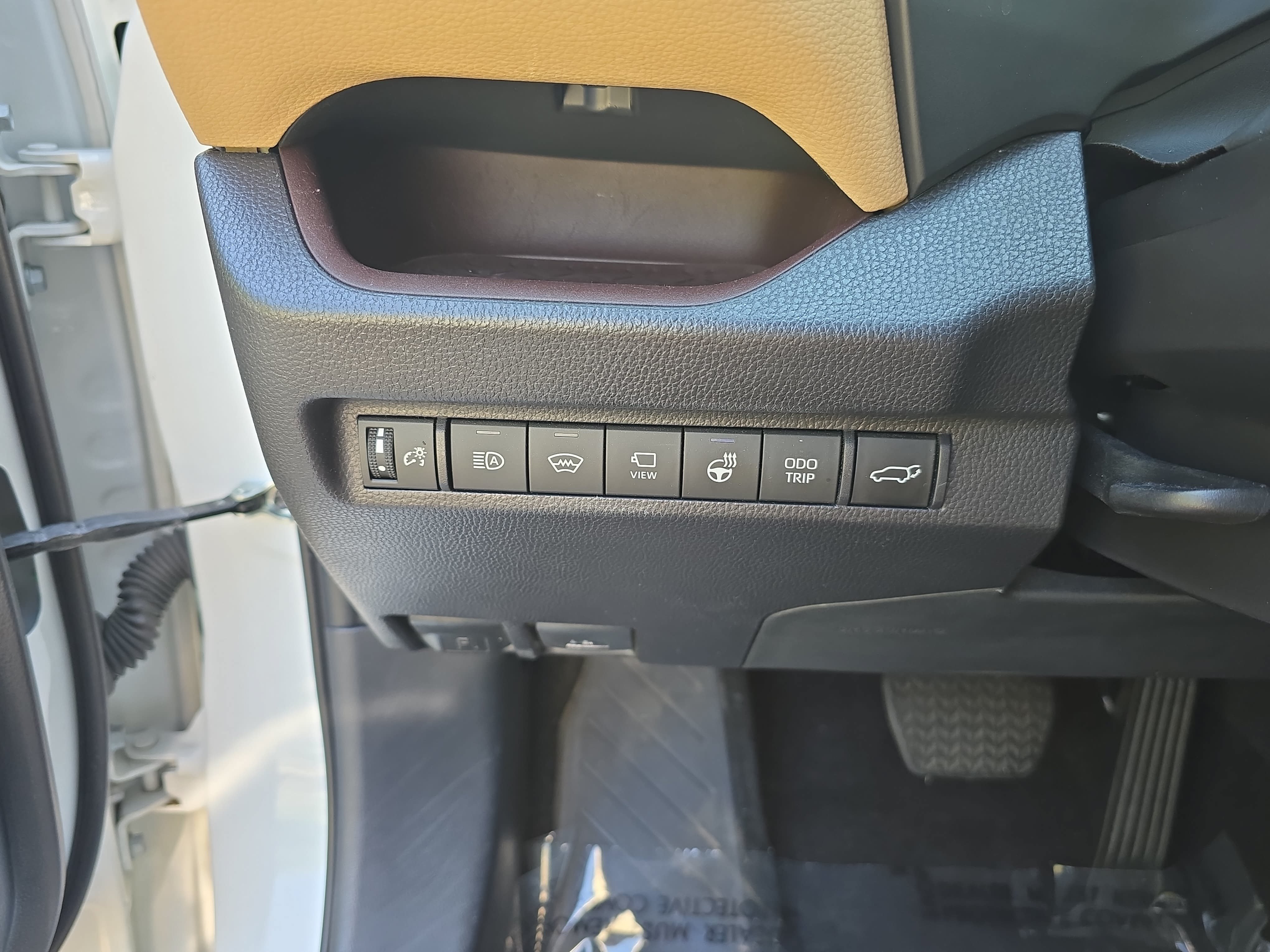 Used 2024 Toyota RAV4 Limited w/ Advanced Technology Package FWD image 27