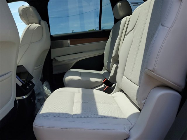 New 2026 Cadillac Vistiq Luxury image 24