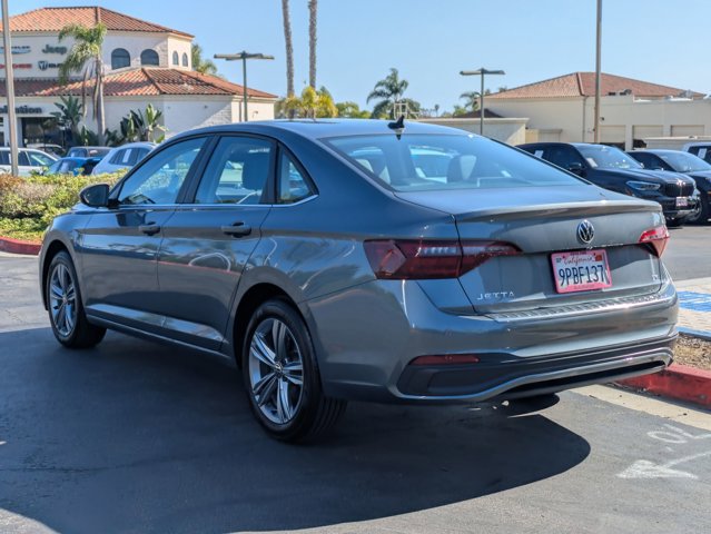 Certified 2024 Volkswagen Jetta SE image 8