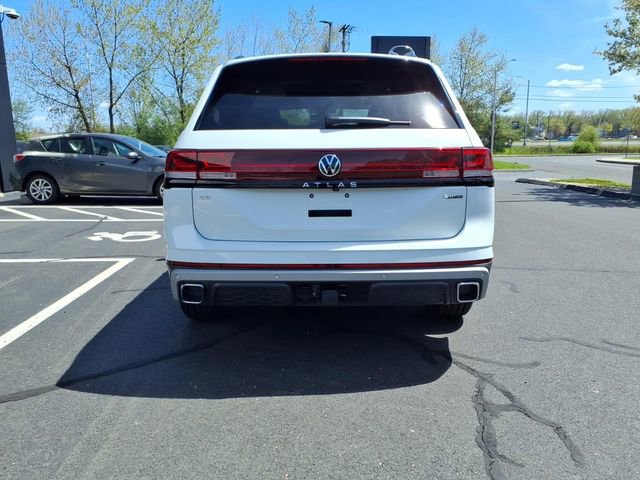Used 2025 Volkswagen Atlas Peak Edition SE AWD/4WD image 6