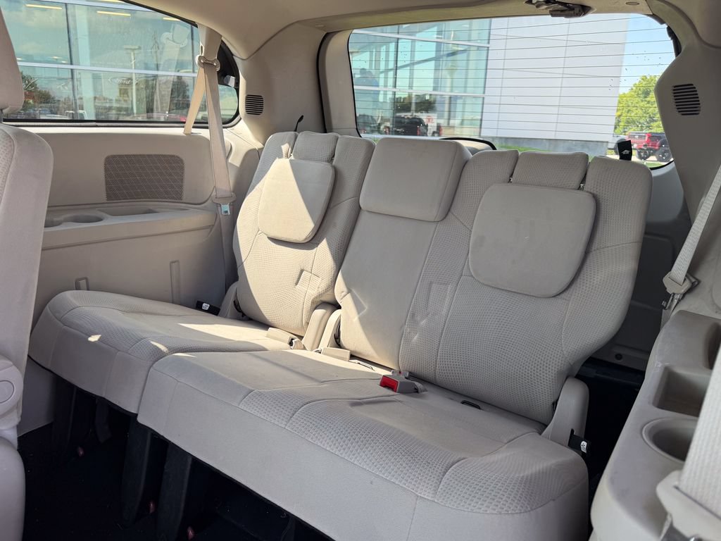 Used 2013 Dodge Grand Caravan Crew FWD image 15