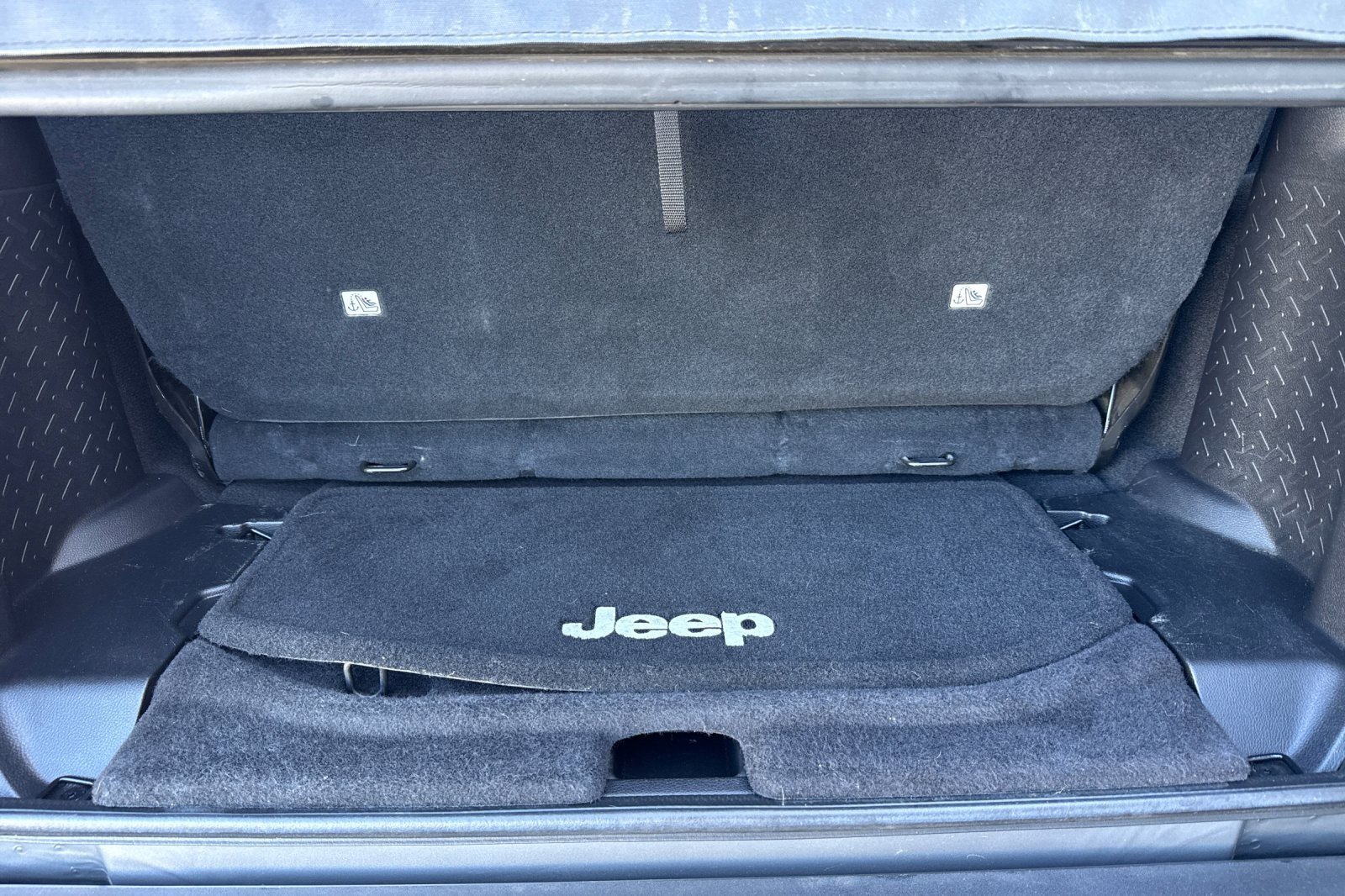 Used 2016 Jeep Wrangler Sport image 13