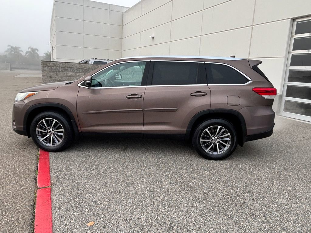Used 2019 Toyota Highlander XLE image 8
