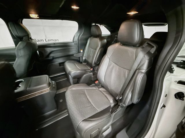 Used 2025 Toyota Sienna Platinum AWD/4WD image 26
