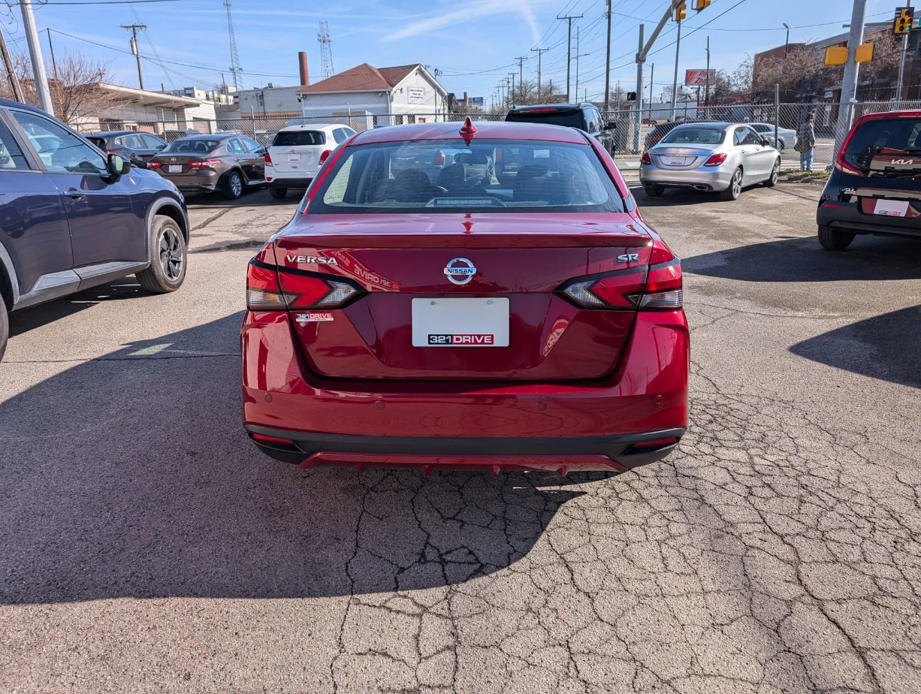 Used 2021 Nissan Versa SR FWD image 7