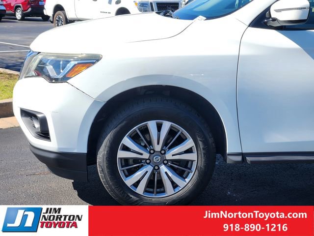 Used 2017 Nissan Pathfinder S image 8