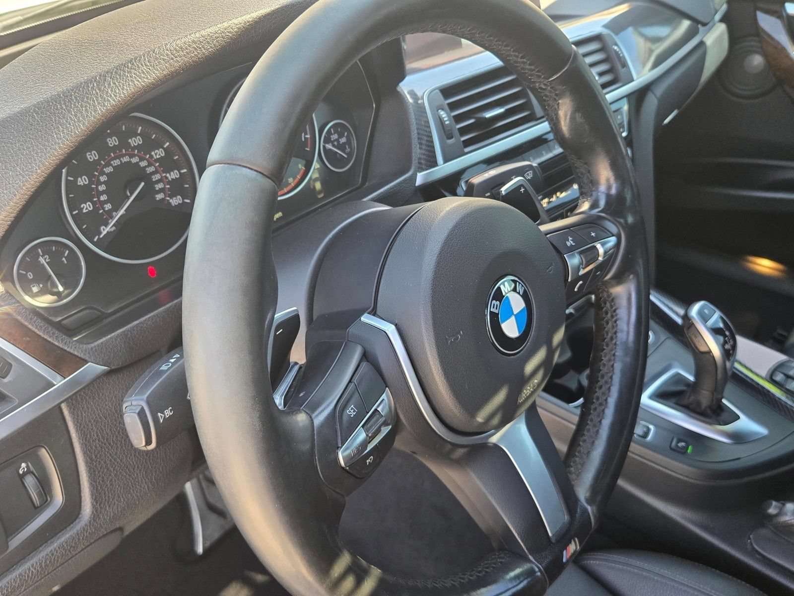 Used 2017 BMW 340i xDrive Sedan w/ Technology Package AWD/4WD image 13