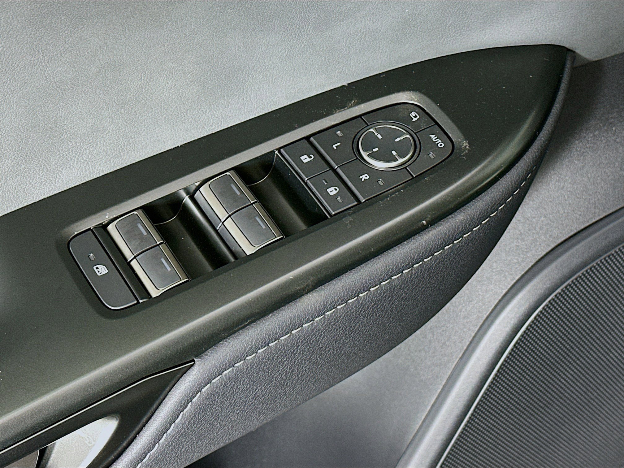 New 2026 Lexus RZ 350e 2WD image 36