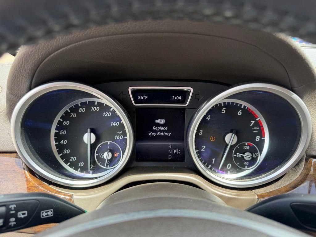 Used 2014 Mercedes-Benz GL 450 4MATIC image 23