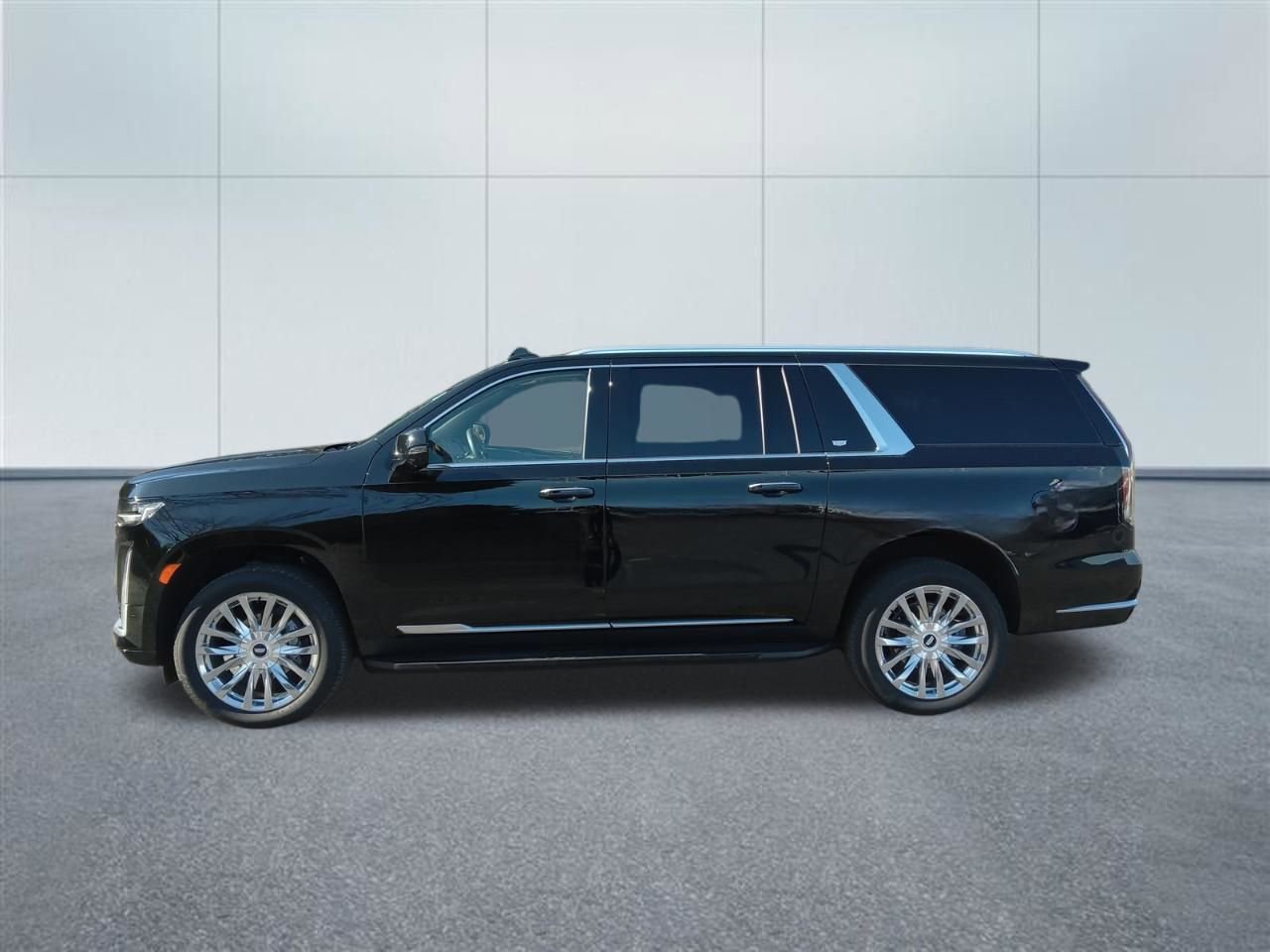 Used 2024 Cadillac Escalade ESV Premium Luxury AWD/4WD image 2