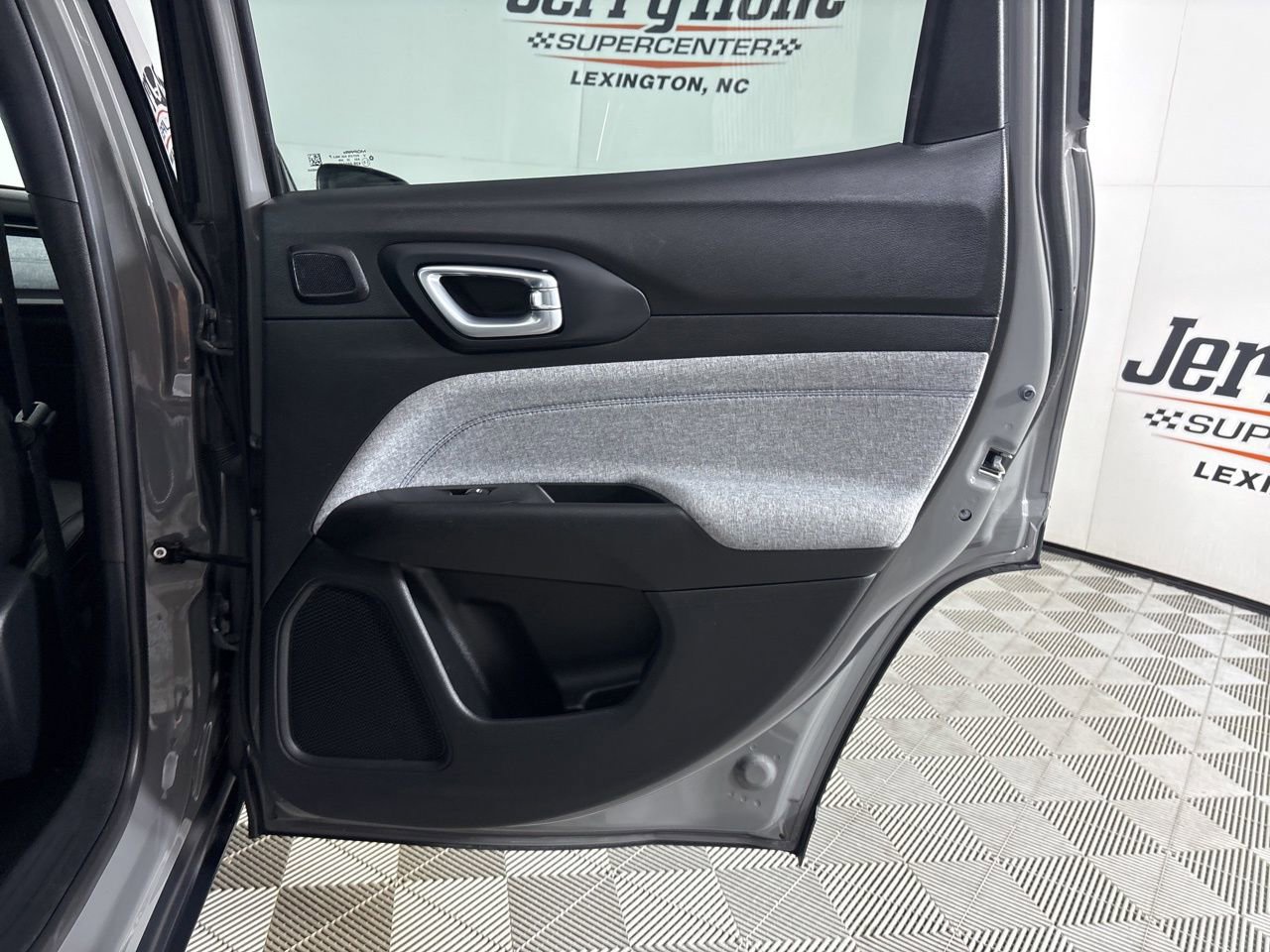 Used 2023 Jeep Compass Latitude w/ Sun and Sound Group image 23