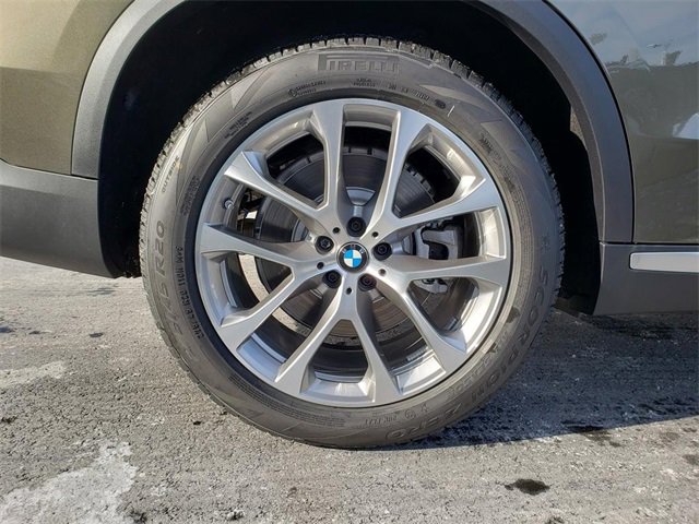 New 2026 BMW X5 xDrive50e w/ Premium Package image 27