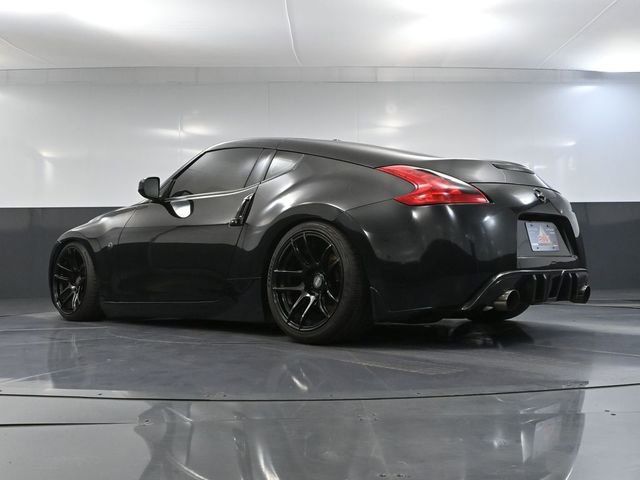 Used 2009 Nissan 370Z Touring RWD image 39