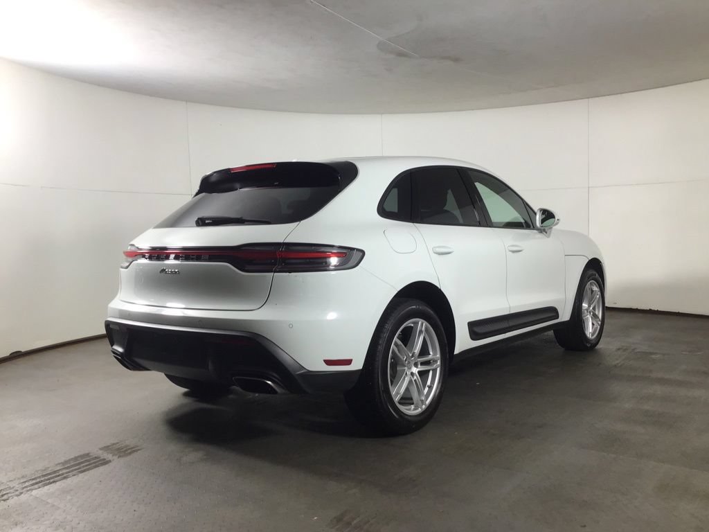 Certified 2024 Porsche Macan AWD/4WD image 7