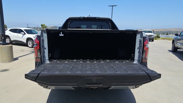 Used 2025 Chevrolet Silverado EV LT w/ LT Premium Package image 25