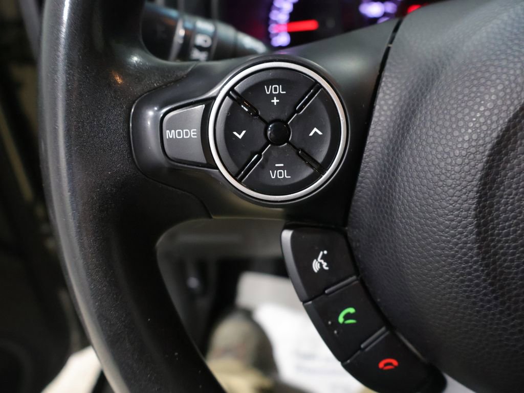 Used 2015 Kia Soul + image 31