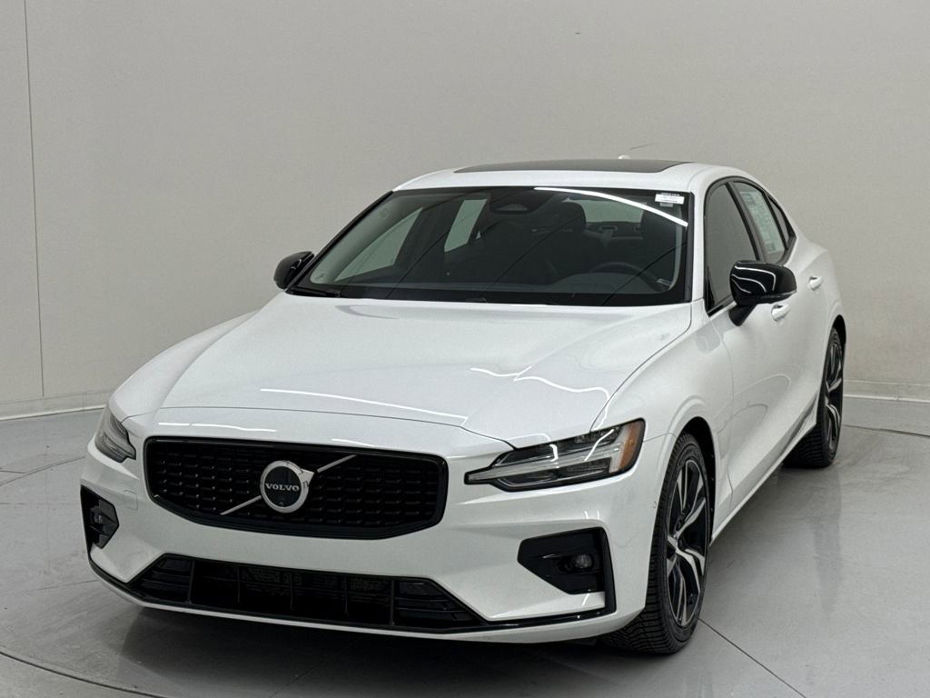 Used 2024 Volvo S60 B5 Plus image 1