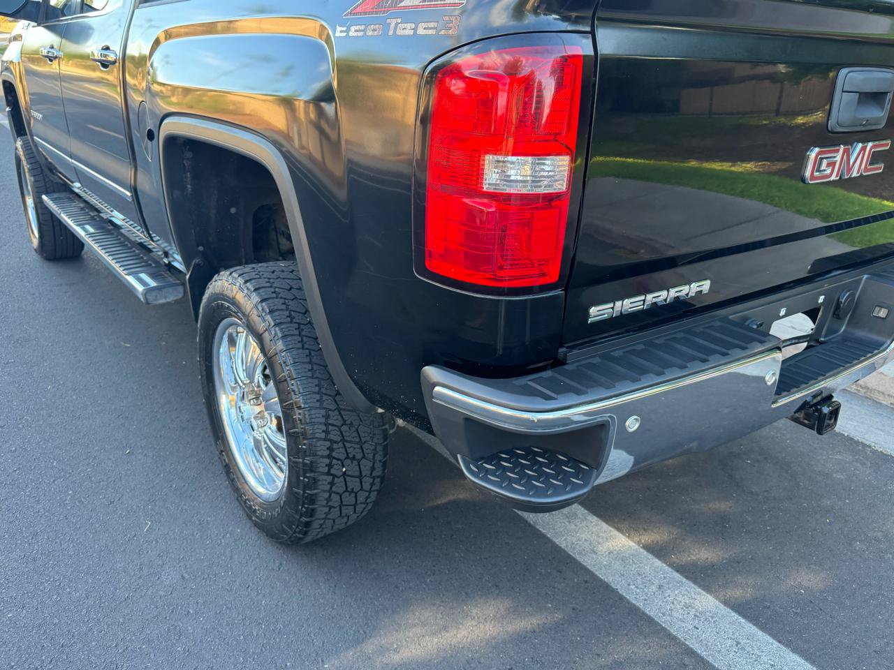 Used 2015 GMC Sierra 1500 SLT w/ SLT Crew Cab Value Package AWD/4WD image 50